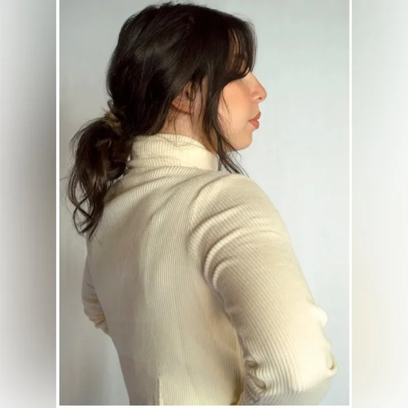 Cropped Turtleneck!! - Picture 3 of 3